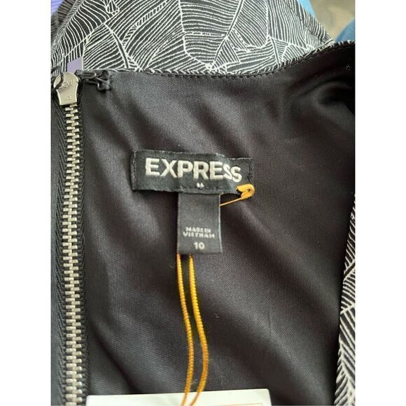 Express Size 10 Sleeveless Smocked Waist Mini Dress Black Leaf Print Cutout Back - Picture 6 of 10